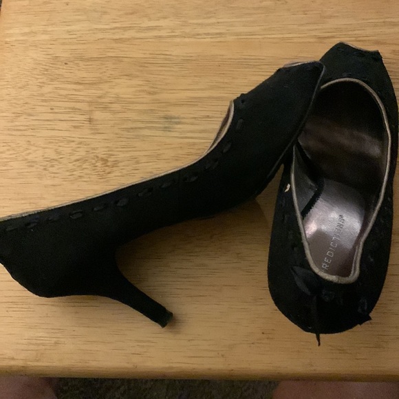 8 1/2 Black suede shoes excellent condition.  Toe out - Picture 6 of 7